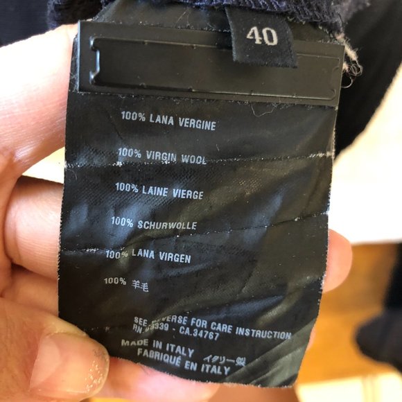 Pleated wool shorts - Picture 5 of 6